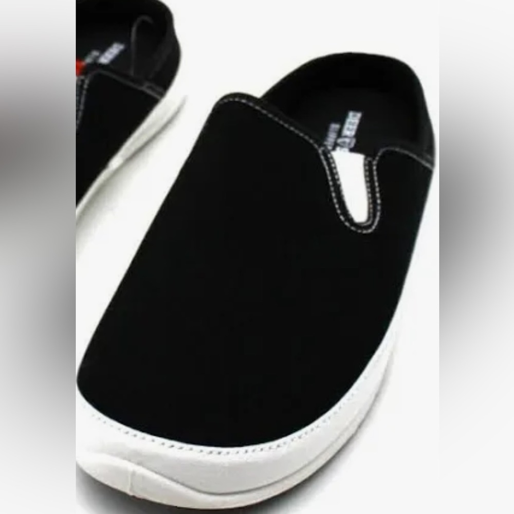 Deer Stags Women’s Slipperooz Black Slip On